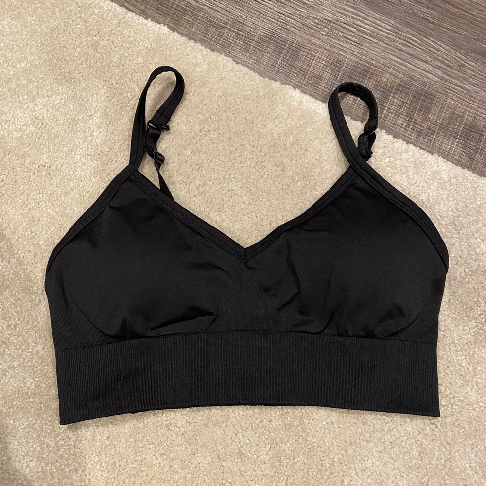 Lululemon Ebb to street bra size 6 black
